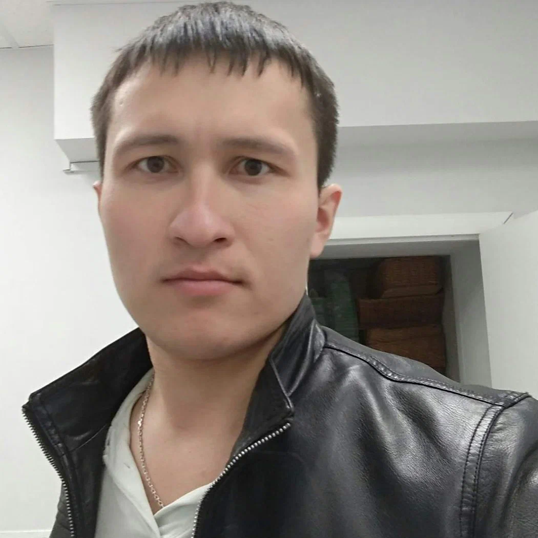 Максим, 32