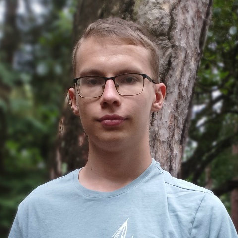 Максим Кузнецов, 18