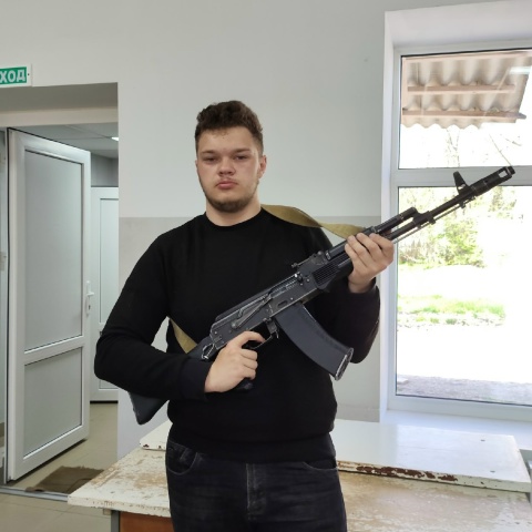 Максим Титов, 18