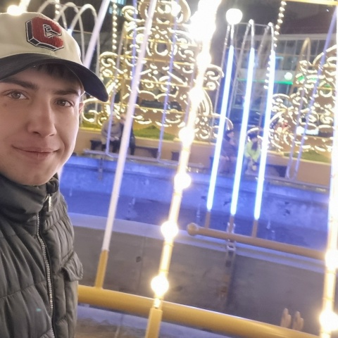Денис Грошев, 28