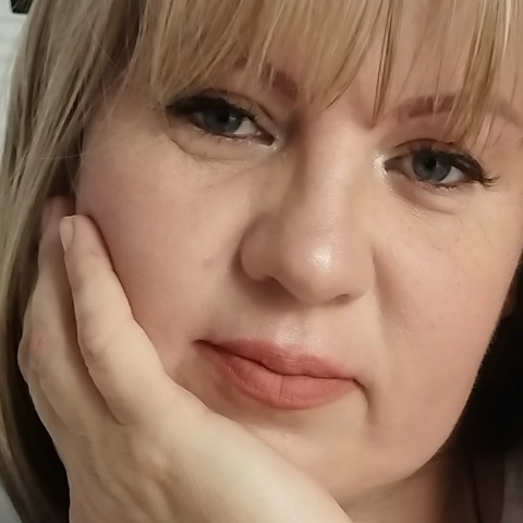 Viktoria Luna, 47