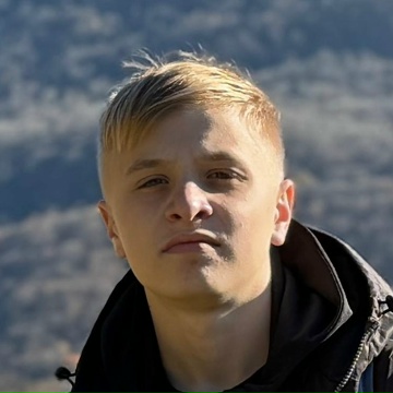 Сухинин Георгий, 21